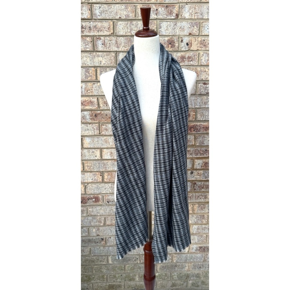 NWT Aerie Gray Plaid Blanket Scarf - Picture 2 of 6